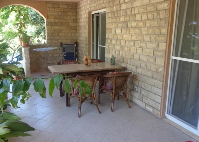 In With Terrace, Air Conditioning, Wi-fi, Dishwasher