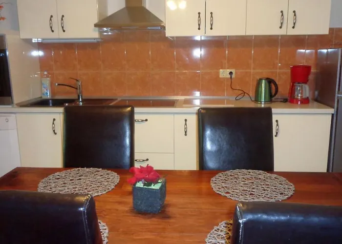 In With Terrace, Air Conditioning, Wi-fi, Dishwasher 아파트 비오그라드나모루