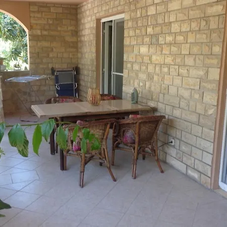 In With Terrace, Air Conditioning, Wi-fi, Dishwasher