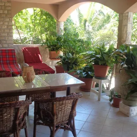 In With Terrace, Air Conditioning, Wi-fi, Dishwasher